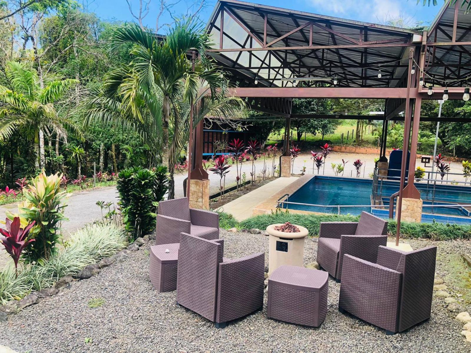 Ávita Lodge Ciudad Quesada Exterior foto